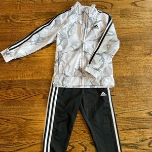 Adidas athletic track suit boys, Size 5, white and black camp